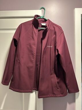 Columbia Women's Burgundy Softshell Jacket